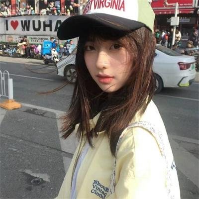 芒果和红色轮椅